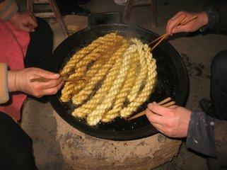 在农村集市上，你可以经营这些小吃赚钱